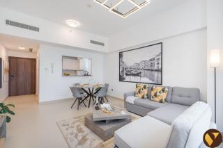 Vogue Brand New Spacious Two Bedroom Apartment with Pool, Kids Area, Scenic 10th Floor Views - 9