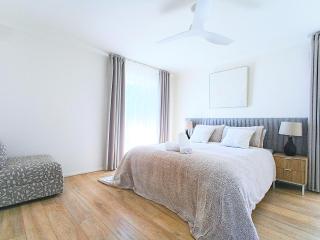 Shell Cove Holiday Home - Marina,Beach,Golf,Shops - Dunmore - 3