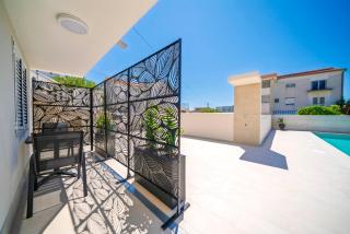 Villa Mia - Moderne Oase mit Meerblick und Pool - Vodice - 9