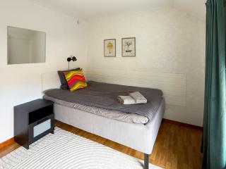 Guestly Homes - 3BR Spacious Coastal Stay - Luleå - 5