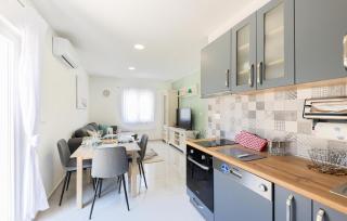 2 Bedroom Gorgeous Apartment In Vinisce - Vinišće - 8