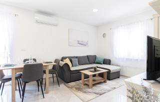 2 Bedroom Gorgeous Apartment In Vinisce - Vinišće - 4