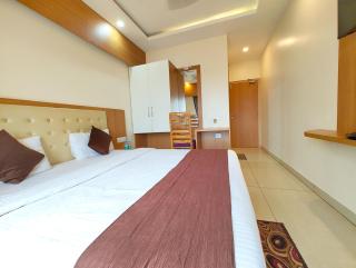 HOTEL SHREE ! GAJANAN Near Sea Beach & Jagannath Temple - Fully Air Conditioning Luxuary Room - Restaurant And Lift Facilities - A Top Rated Hotel - Puri - 4
