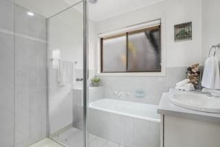 Aquawaters Beach House - 5 min walk to beach - Safety Beach - 4