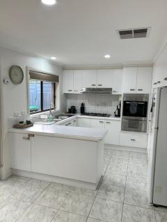 Aquawaters Beach House - 5 min walk to beach - Safety Beach - 3
