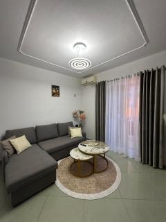 Insa Daily Apartament - Polisi i Vogël - 0