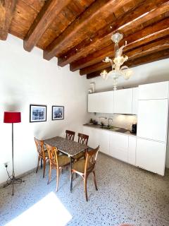 Quiet apartment with canal view - Venice - 1