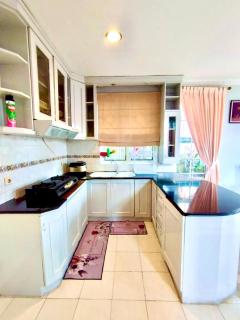 Vila Princess,Sentul 4bedroom dan Tenda Camping,Private pool, Tenis meja, mini billiard, Karaoke, Ayunan,BBQ, 08satu3 80satu6 4satu5satu - Bogor - 1