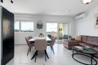 Natura Vita Apartment-New Modern Apartment with City View & two Free Parking Spaces-10 min Walk to Trogir Old Town - 6