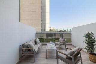 Brand New Sleek Luxury Studio - 1