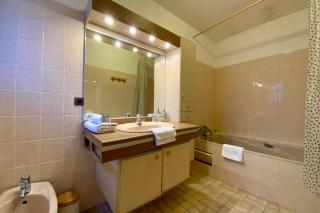Villa Isabelle- Large bright house with courtyard! - Mudaison - 3