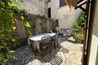 Villa Isabelle- Large bright house with courtyard! - Mudaison - 2