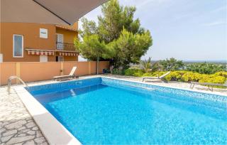 Gorgeous Apartment In Banjol - Banjol - 4