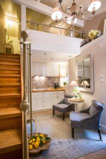 Village House Lianelia Boutique - 4