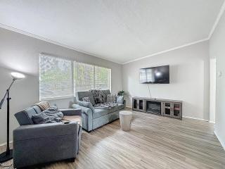 Front Lanai Pet Friendly Fenced Yard - 8