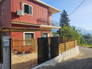 Sylvia's Sweet Home - 8