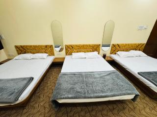 Millionaire Homestay - Ujjain - 4