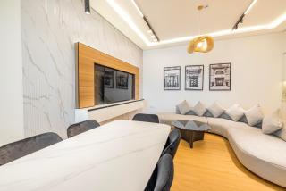 Daniels 3BR with Palm View at Marina Pinnacle - 7