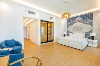 Daniels 3BR with Palm View at Marina Pinnacle - 5