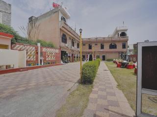 Hotel O Fridays - Bathinda - 1
