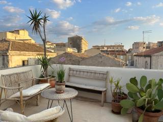 Terrazza dei Cavalieri di Malta by Ortigiaapartments - Syracuse - 6