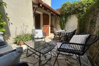 Villa Isabelle- Large bright house with courtyard! - Mudaison - 0
