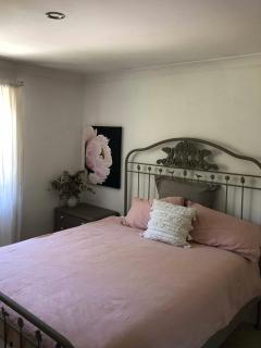 Cabbage Tree Art House - 9