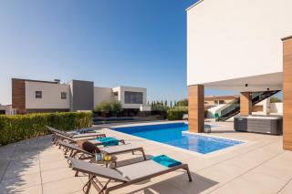 Villa Old Olive IV by Vivi Rent - 5