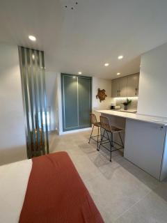 Espectacular estudio en Puerto Cabopino RECIEN REFORMADO - Marbella - 5