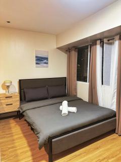 Family Loft Unit Hotel in BGC The Fort High Street - 3