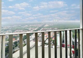 Serene 2BR Apartment in Venetian Tower Grand Sungkono Lagoon Surabaya by Le Ciel Hospitality - 5