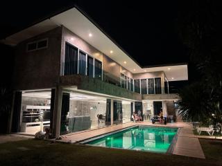 3 bed, Pool and Grass Garden, Chaweng, Spacious - Amphoe Koksamui - 3