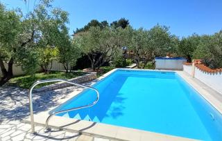 Villa Jano by Villas Guide - Banjol - 5