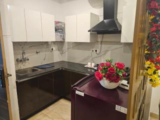 Ultra Luxury 221 By Trendy feels - Zirakpur - 1