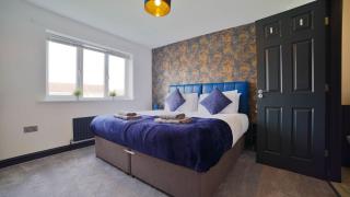 Spacious and Lovely 3-bed Home in Sleaford by Renzo, Driveway, Sleeps 6! -  - 0