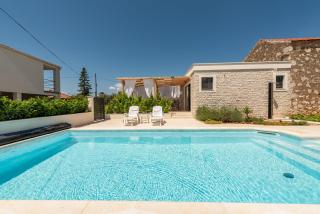Apartment Varos with shared pool - 8
