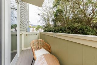 Modern King bed Haven, Free parking, Pool, Balcony - Santa Rosa Beach - 1
