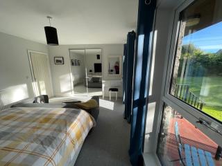 Modern Coastal Retreat, 5-Bedroom, 4-Bathroom Home, with Parking in Portsoy - 1