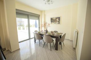 The Calm House - Kineta - 2
