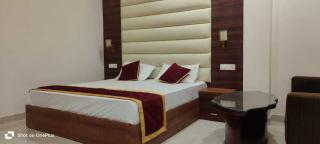 Townhouse Johri Enclave Metro Station Formerly Second Home - Ghaziabad - 7