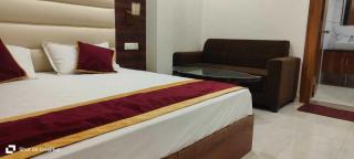 Townhouse Johri Enclave Metro Station Formerly Second Home - Ghaziabad - 6