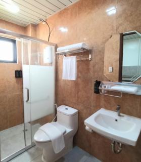 North Victoria Sports and Leisure Inn - 3