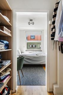 Spacious Top-Floor Apartment with View and Private Balcony - 7