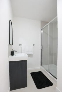 1-Bed Apt, Sofa Bed & Kitchen - Birmingham - 5