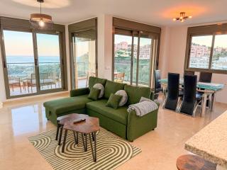 Casa Colon- Spacious 2BR! Views, Terrace & Beach - Málaga - 0