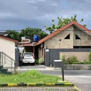 Girlan Homestay - Ngabean - 0
