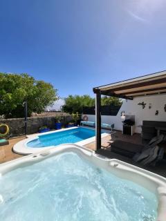 Casa Pedro - Duplex with Jacuzzi, Pool, AC and Sea Views - Playa Blanca - 9