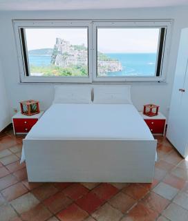 Mansarda con terrazza davanti castello aragonese - Ischia - 3