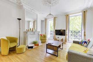 3BR Parisian Charm near Champs-Élysées & La Défense - Parijs - 0