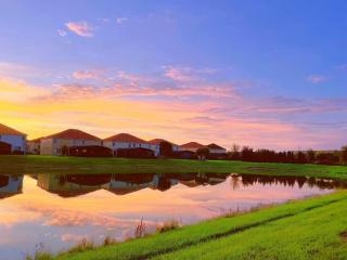 Spacious King, Queen Rooms in Luxury Villa-Pool-SPA-Disney-WiFi-Smart TV - 2